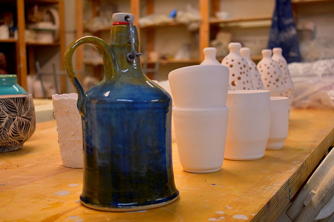 clay_jugs.jpg